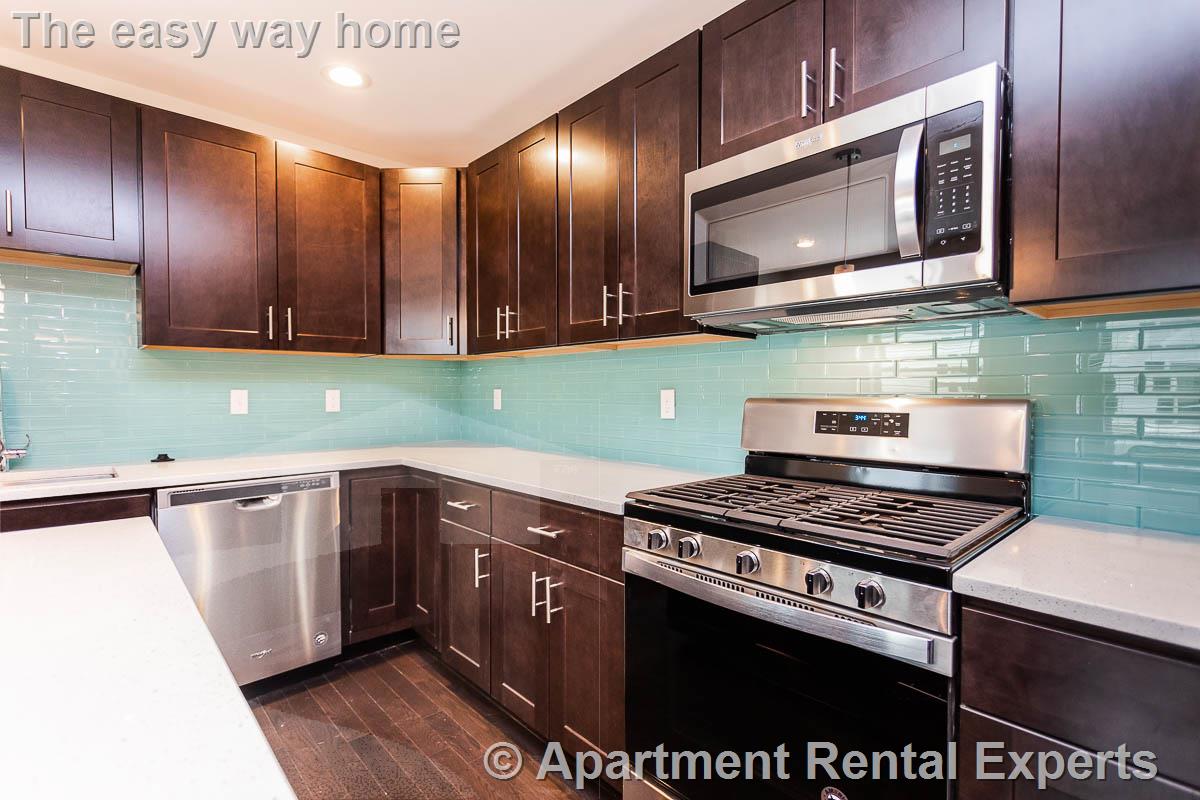 476 Fulton St, Medford Square