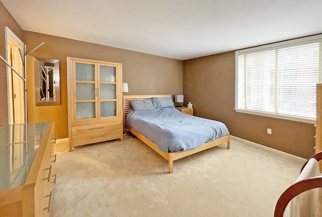 10 Rogers St, East Cambridge