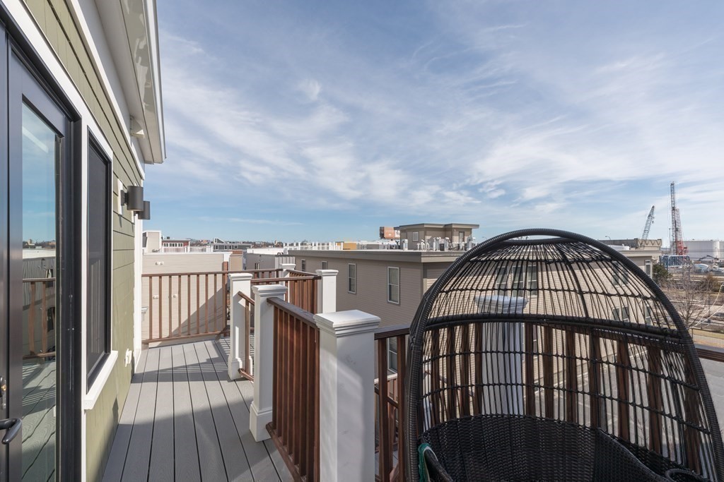 331 Chelsea St, East Boston