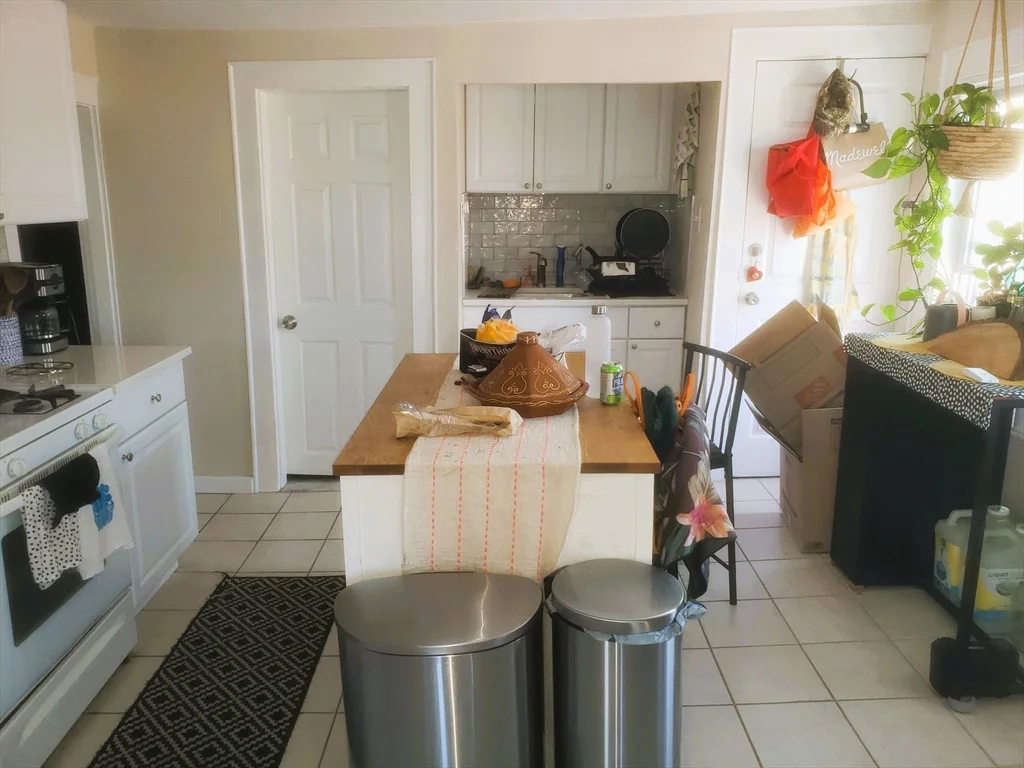 478 Medford St, Somerville