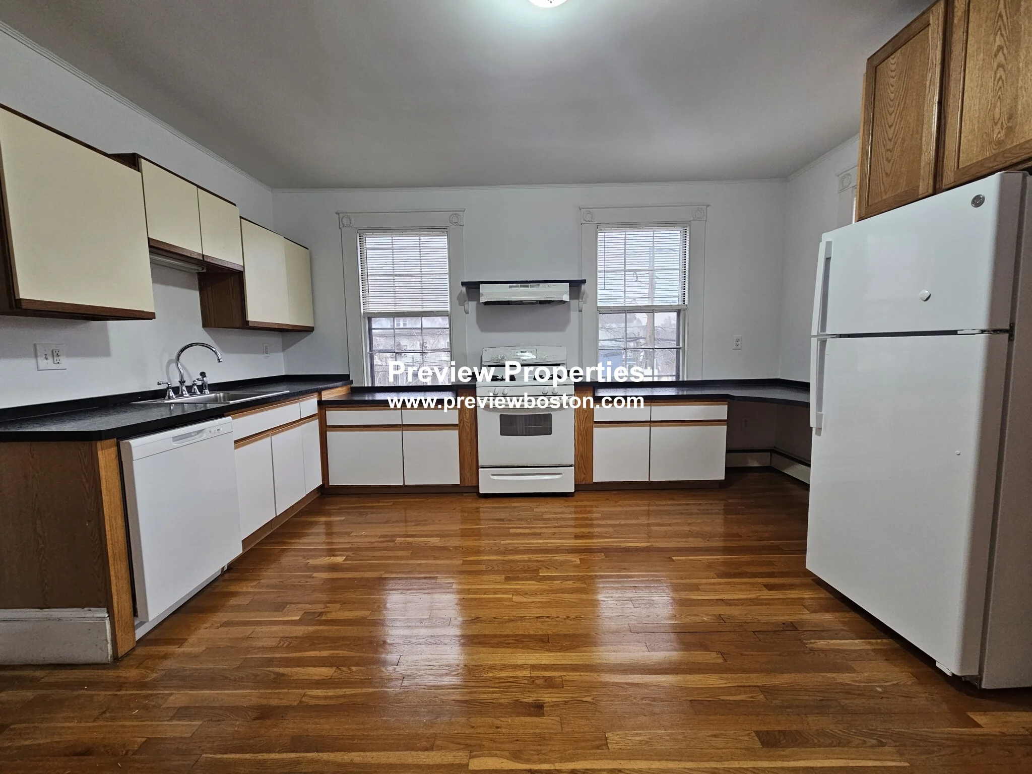 300 Faneuil St, Oak Square