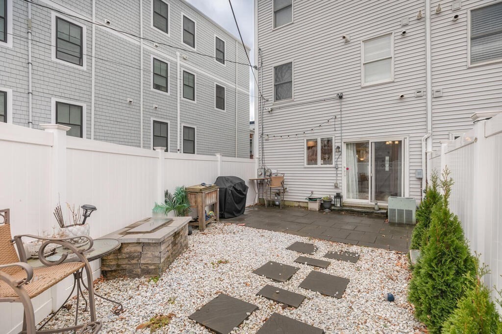 16 Roseclair St, Dorchester