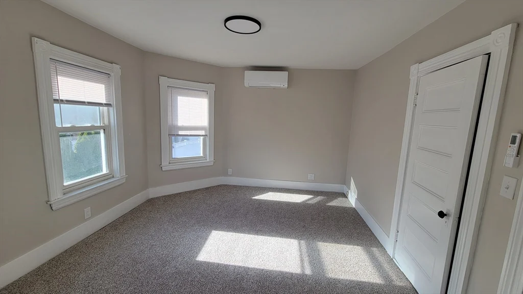 30 O'neil St, Hudson