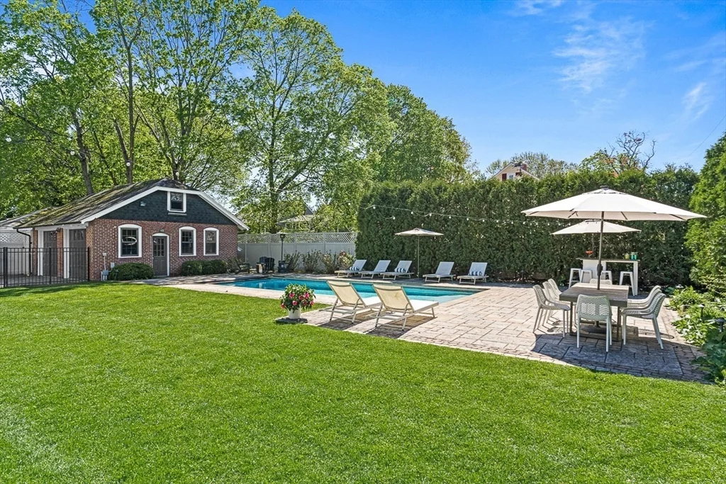 54 Wedgemere Ave, Wedgemere