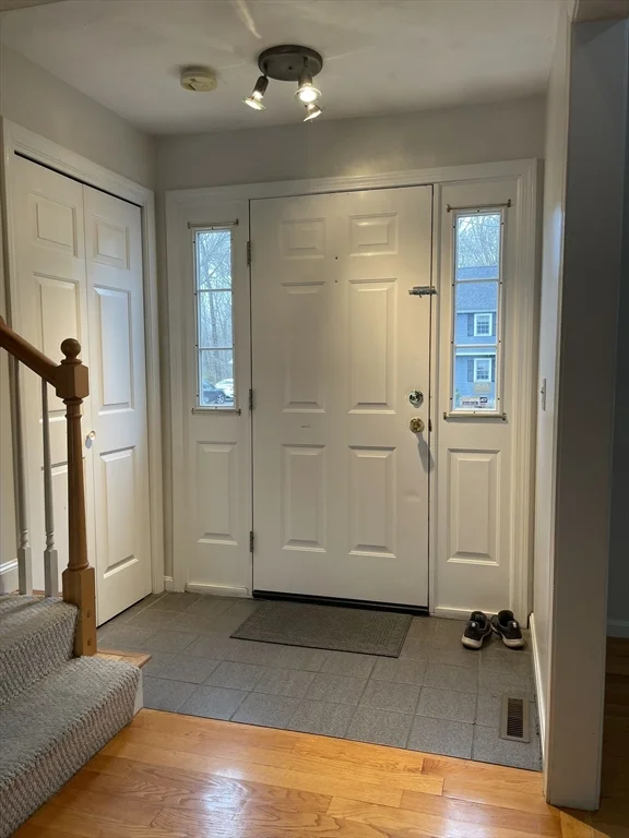 24 Arbor Dr, Shrewsbury