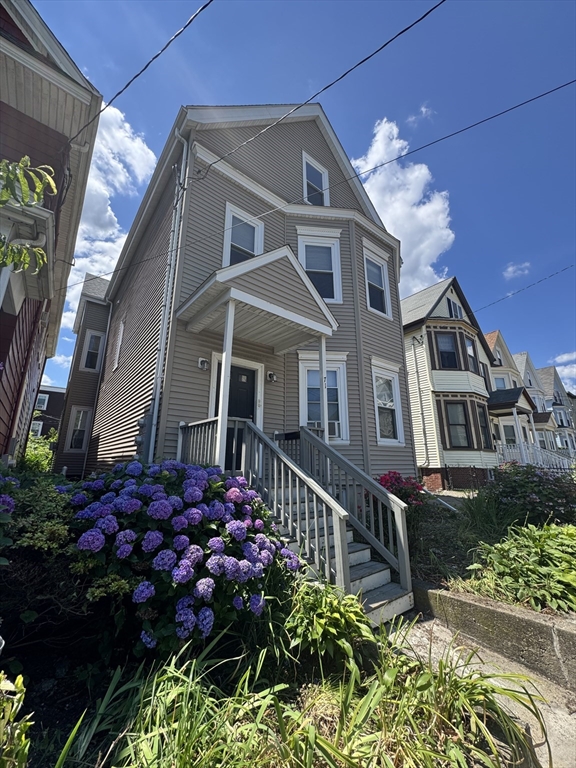 71 Harborview St, Dorchester