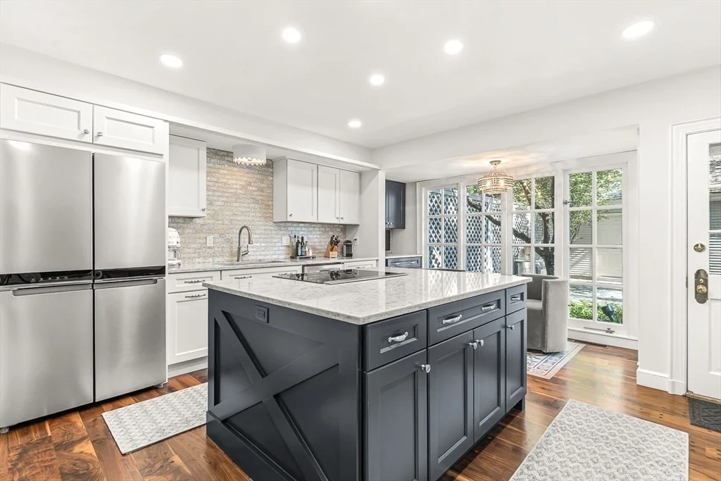 2 Phillips Pond Rd, Natick