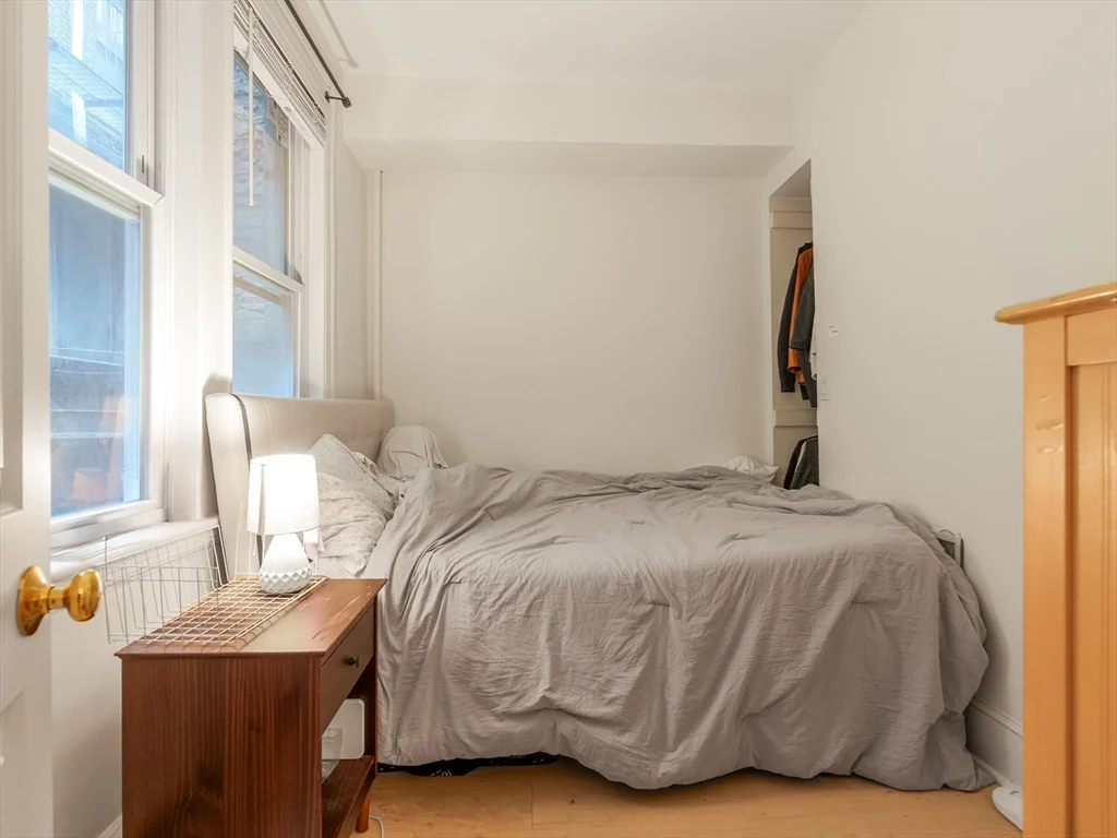 22 Irving St, Beacon Hill