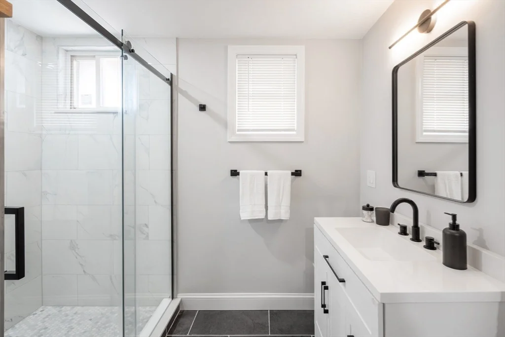 35 Sagamore Ave, Chelsea