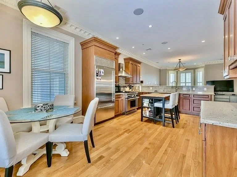 61 M, South Boston