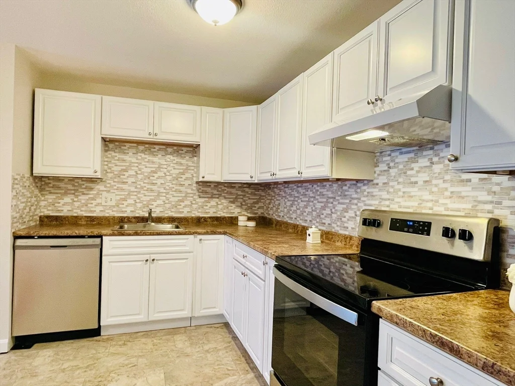 16-A Mayberry Dr, Westborough