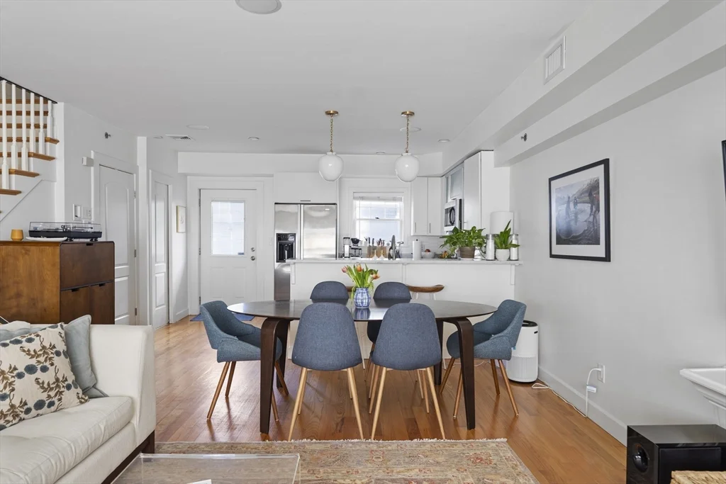 35 Middle St, South Boston