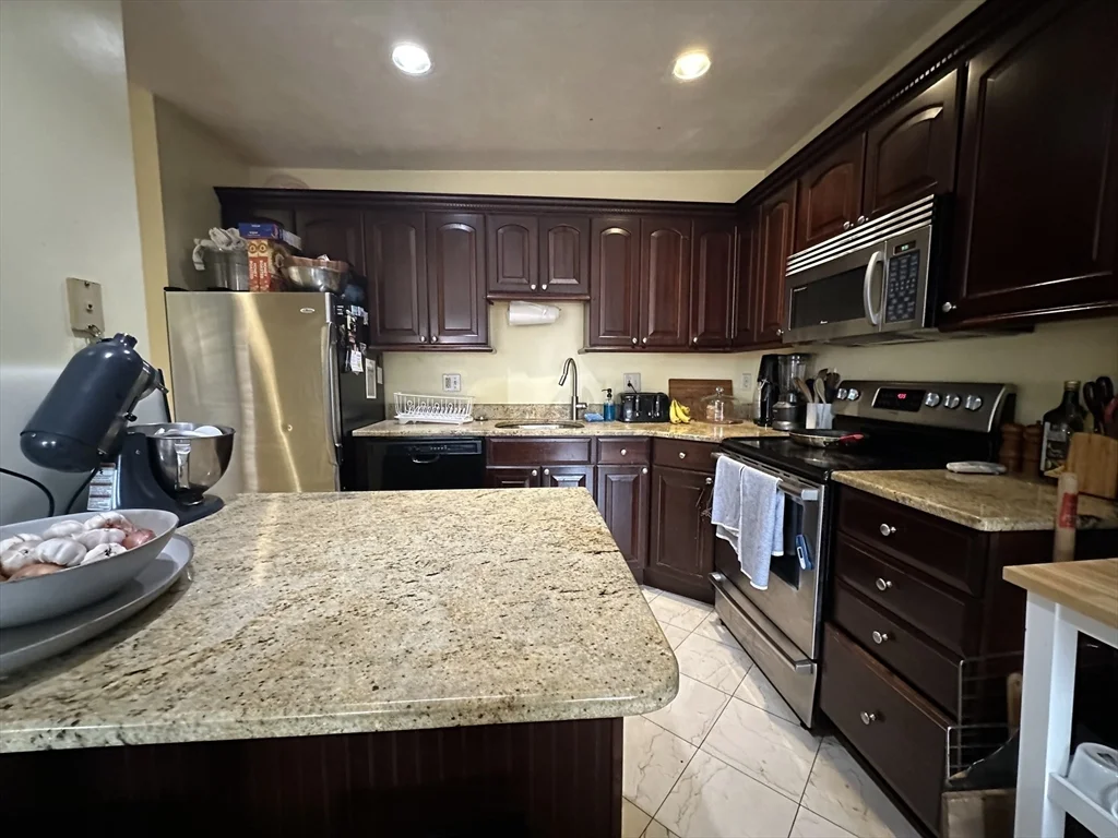 664 Massachusetts Ave, South End