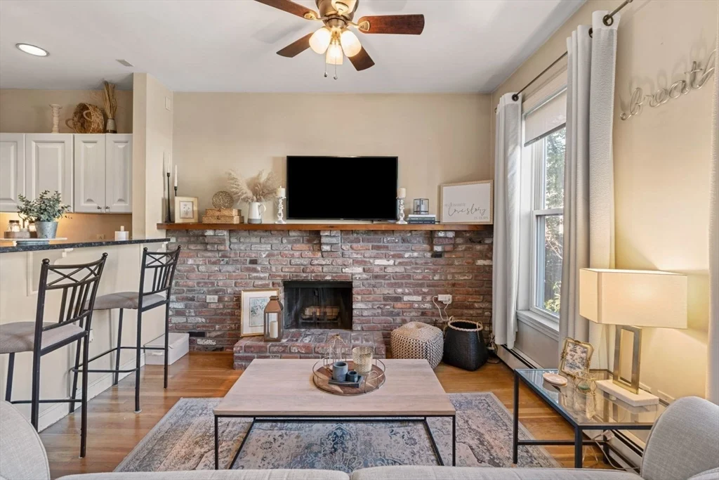 159 M, South Boston