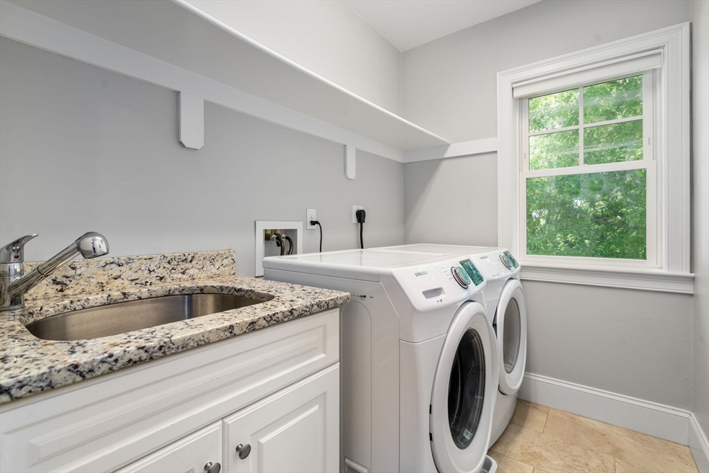 119 Charlesbank Rd, Newton Corner