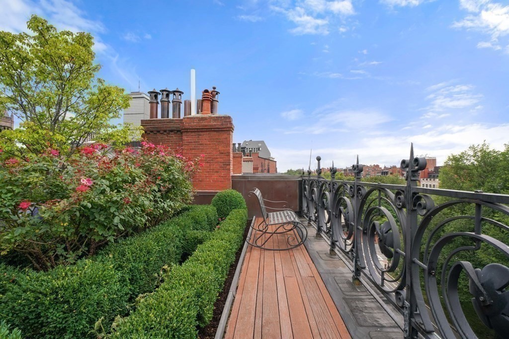 132 Commonwealth Ave, Back Bay