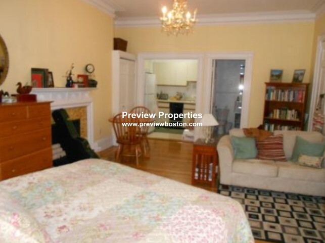 869 Beacon St, Fenway