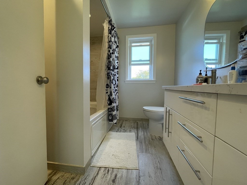 23 Clyde Ter, Arlington