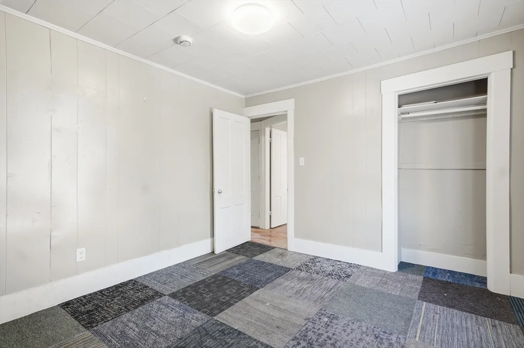 29 Allen St, Gardner