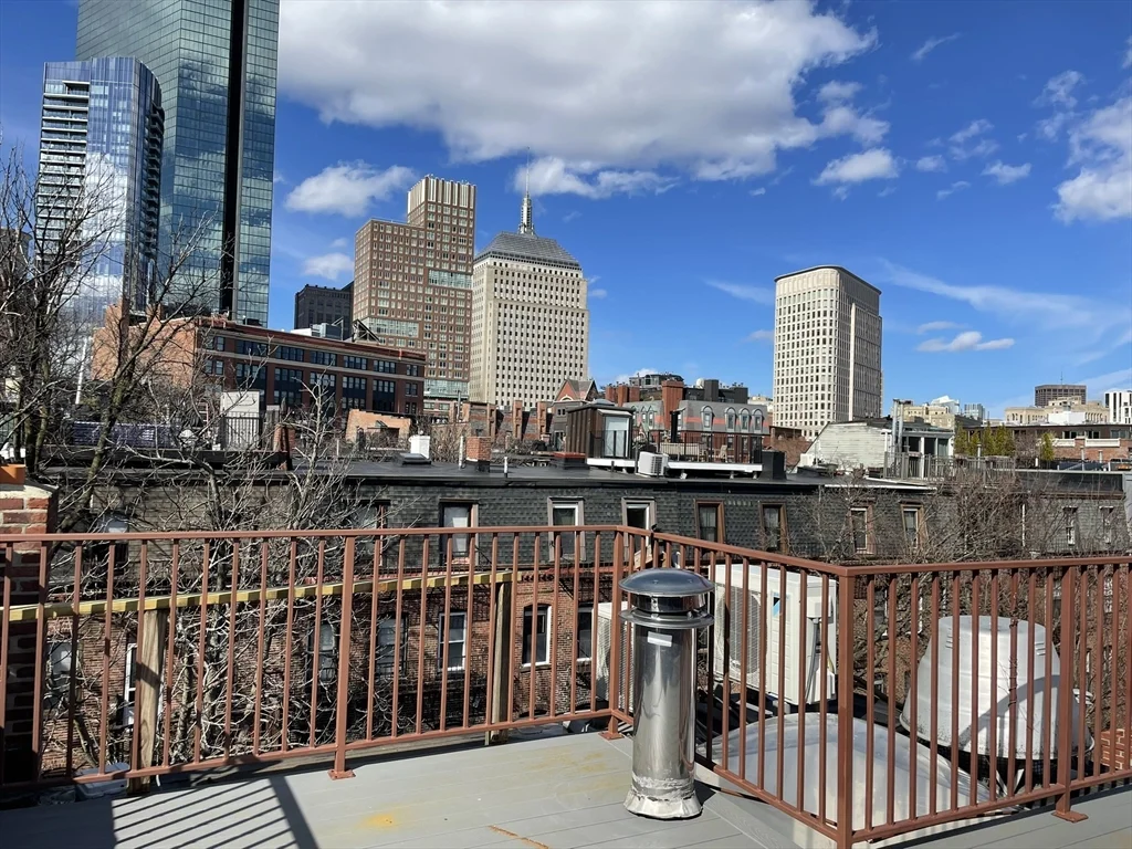 33 Lawrence St, South End