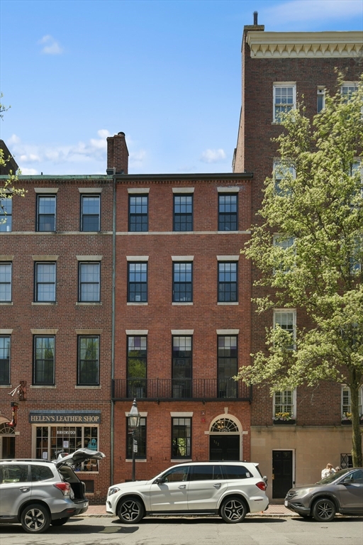 112 Charles St, Beacon Hill