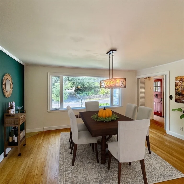 379 Newton St, Chestnut Hill