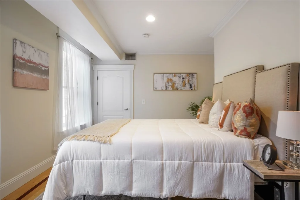 298 Marlborough, Back Bay