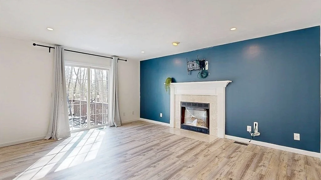 12 Coldbrook Rd, Millbury