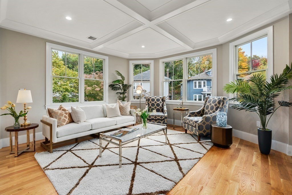 96 Verndale St, North Brookline