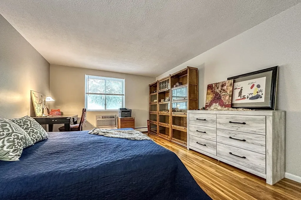 50 Green St, North Brookline