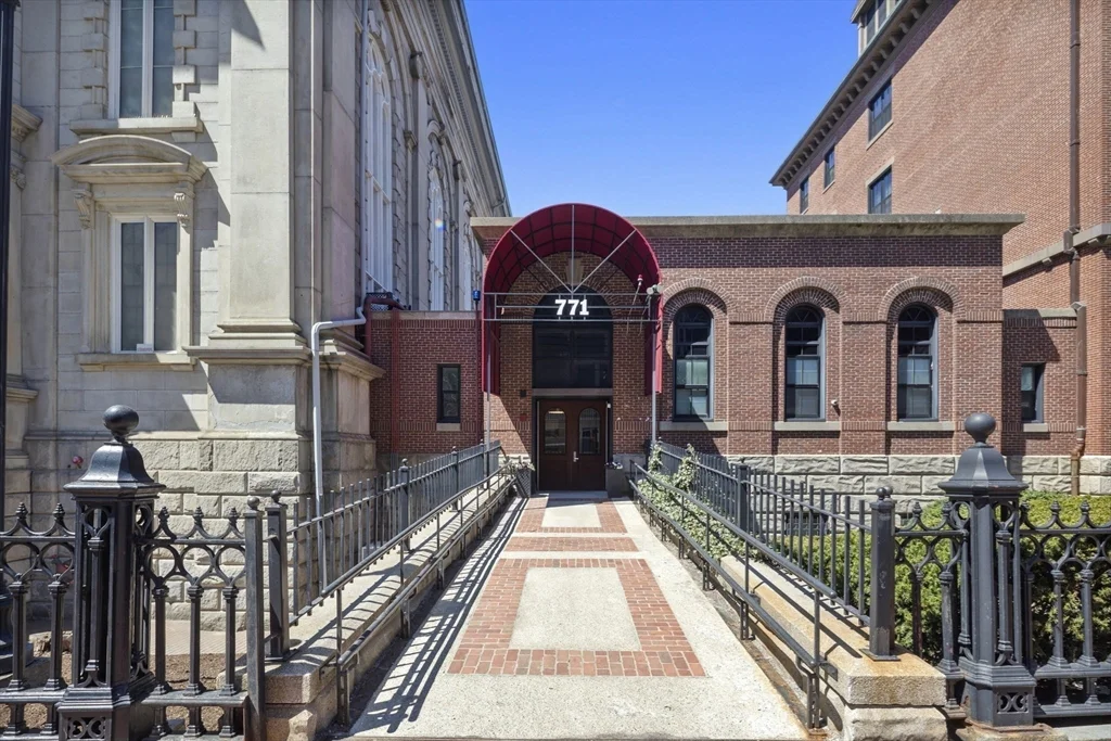 771 Harrison Ave, South End