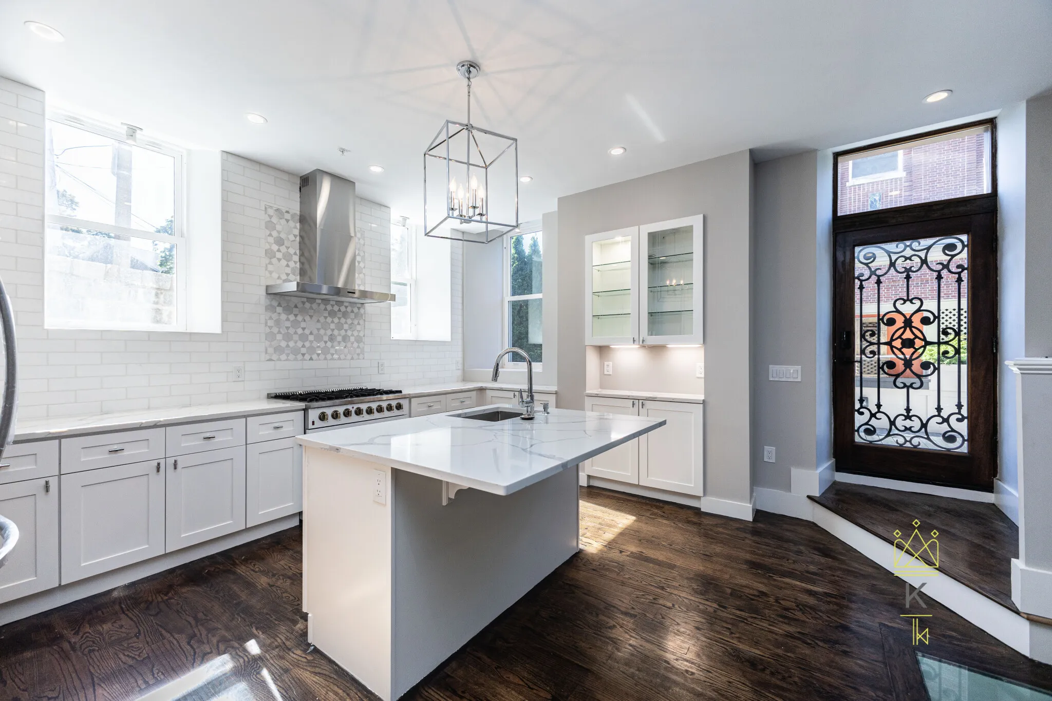 85 Regent St, Roxbury