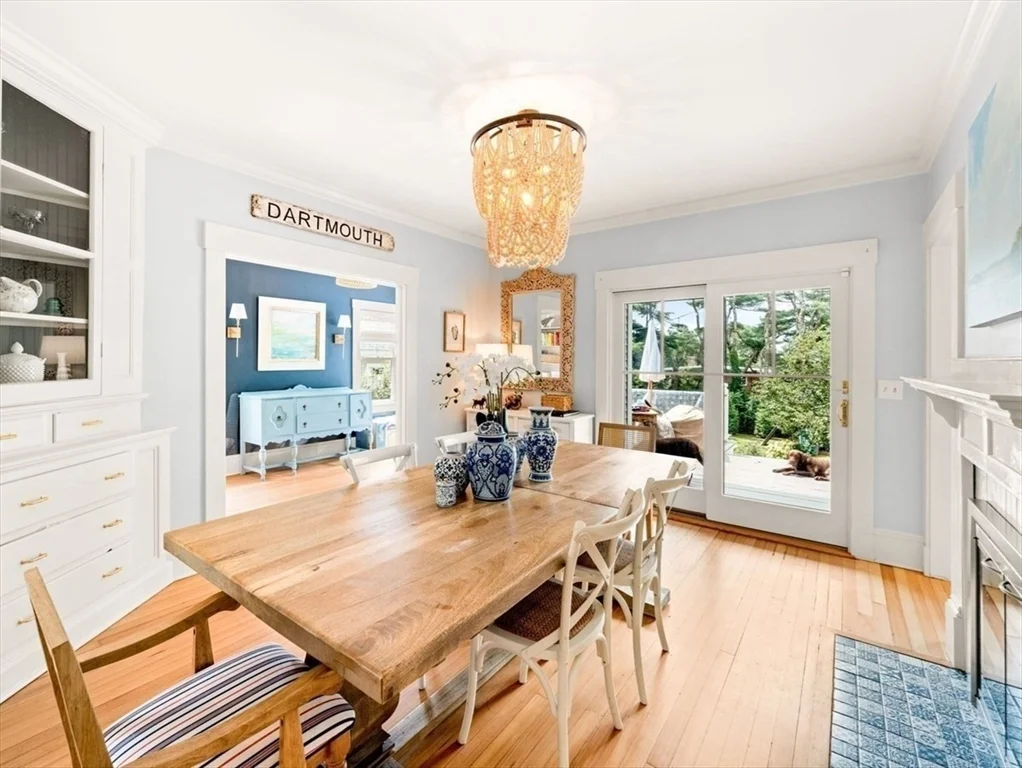 548 Elm St, Dartmouth