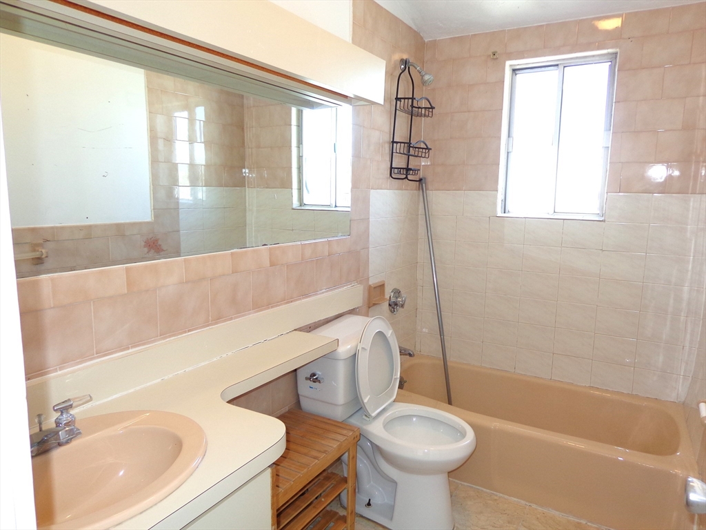 25 Acton St, Watertown