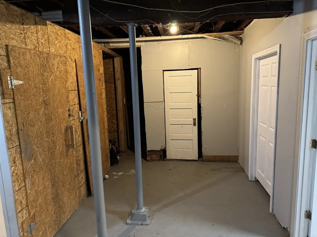 129 South Elm St, Bradford