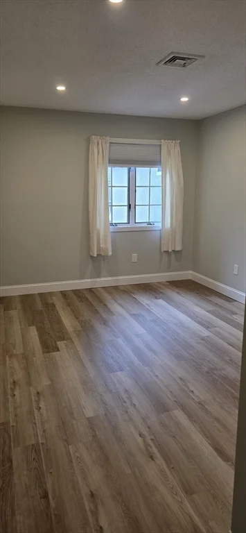 284 N Main St, Mansfield