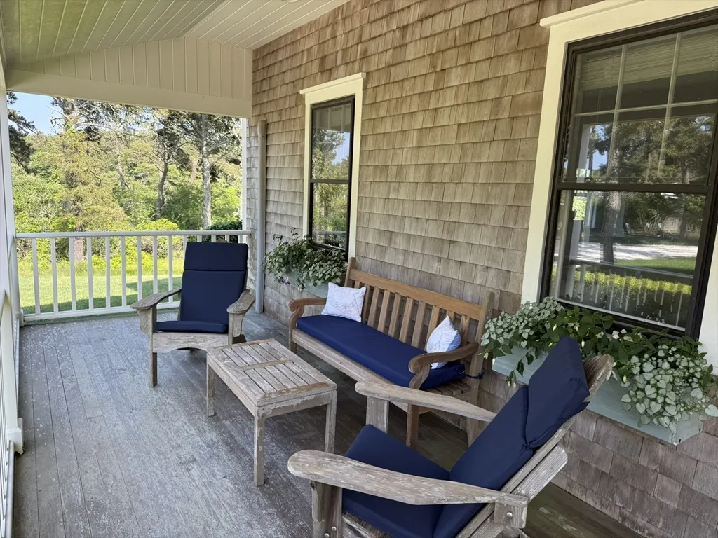 1A Pochick Ave, Nantucket