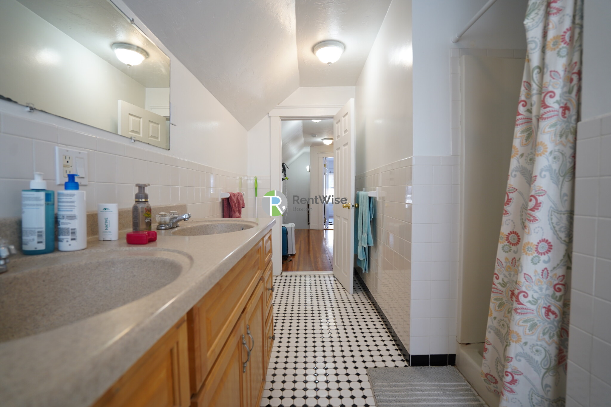 51 Gardner St, Allston