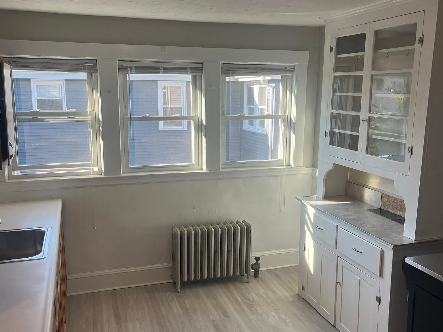 11 Nathan Rd, West End