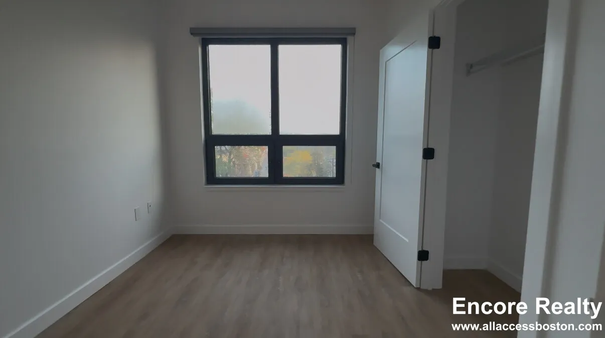 199 Gardner St, West Roxbury