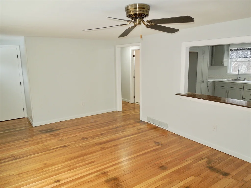 75 Seven Hills Rd, Plymouth