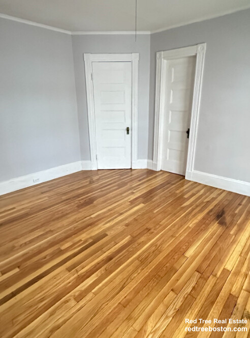 18 Quint Ave, Allston