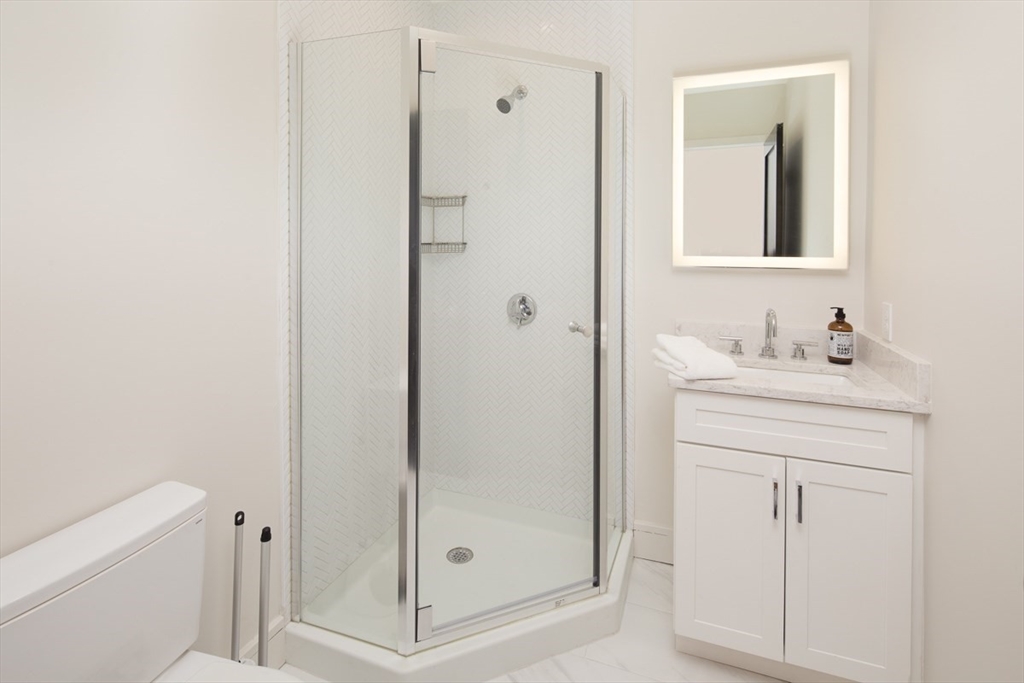 92 Brown St, Waltham