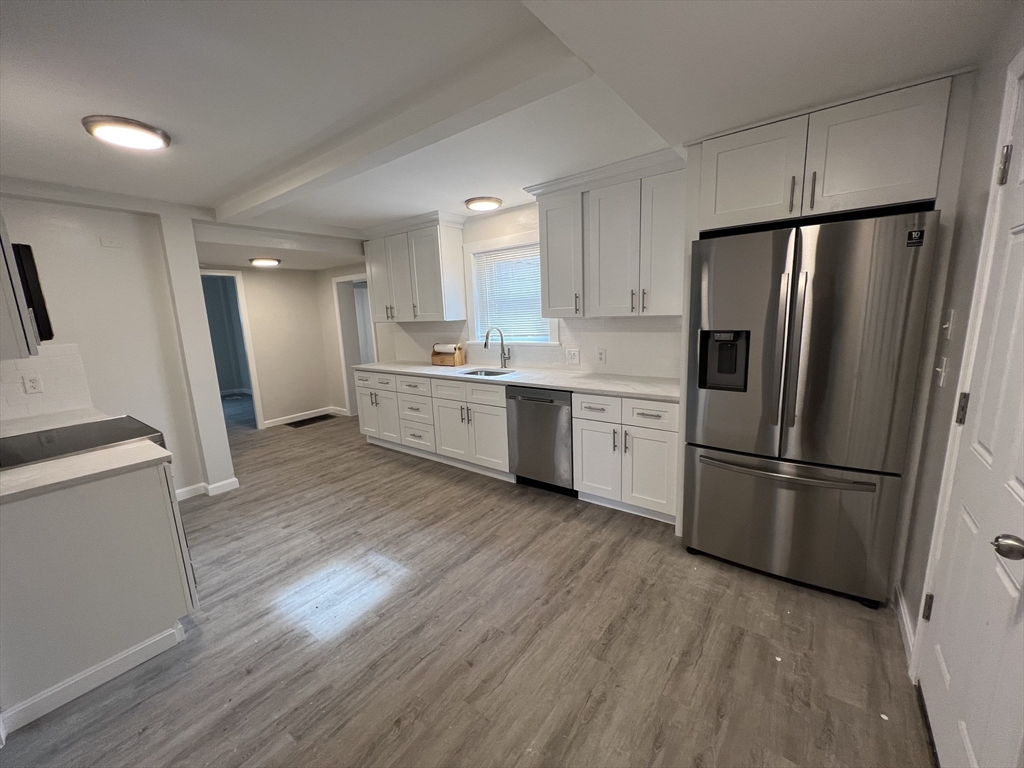 8 Sunset Rd, Wayland