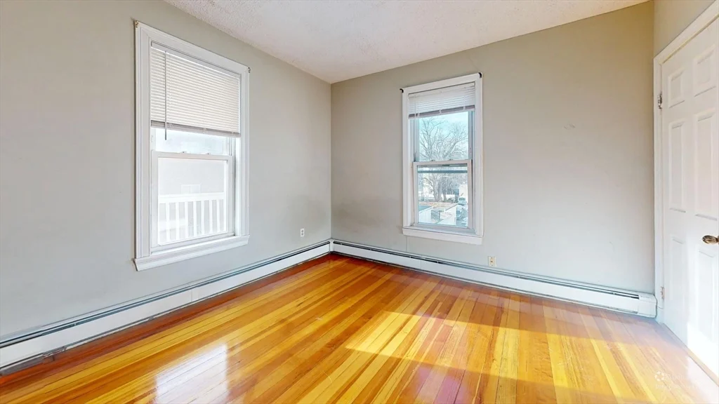 280 Mcgrath Highway, East Somerville