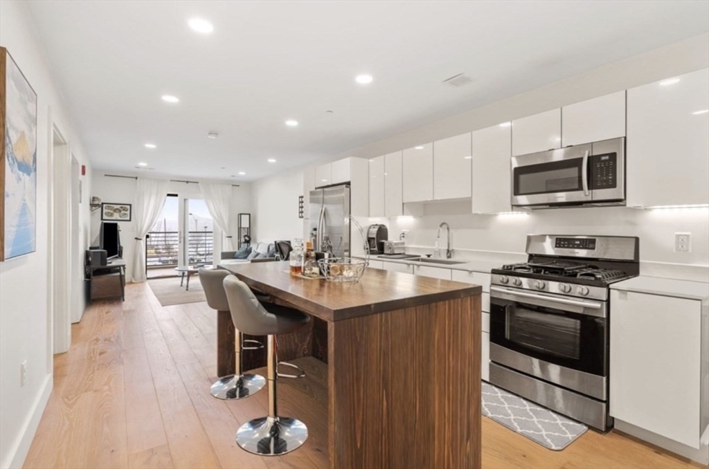 250 Meridian St, East Boston