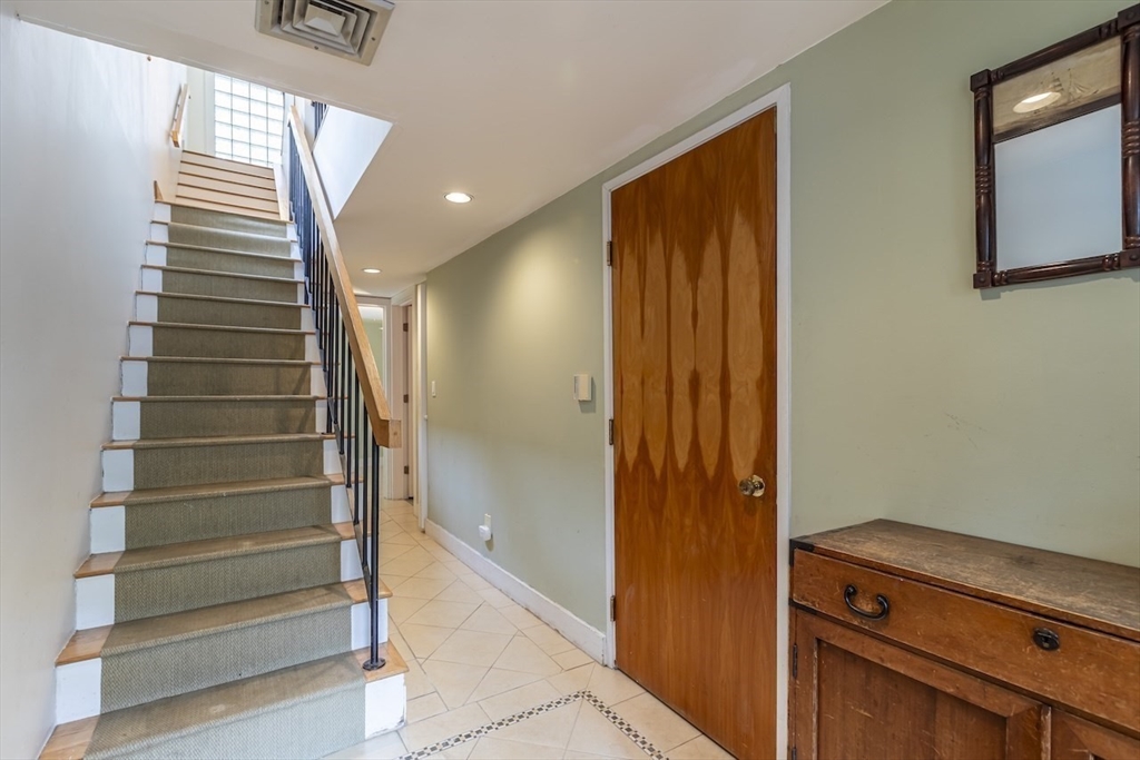 54 Trowbridge, Mid-Cambridge