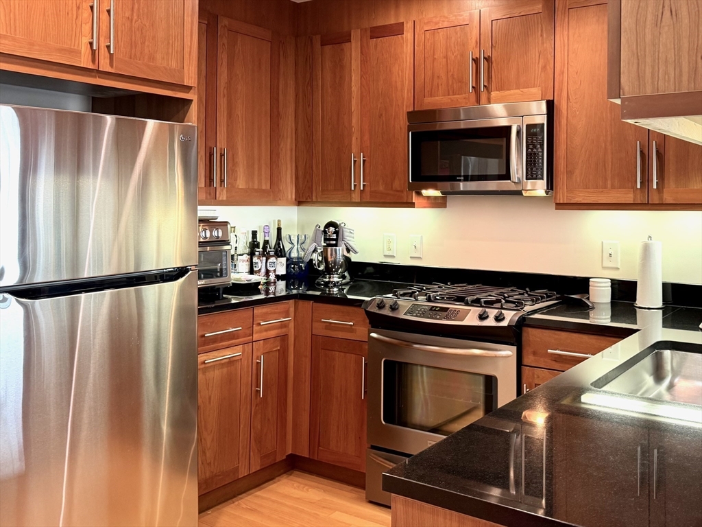 80 Broad St, Downtown