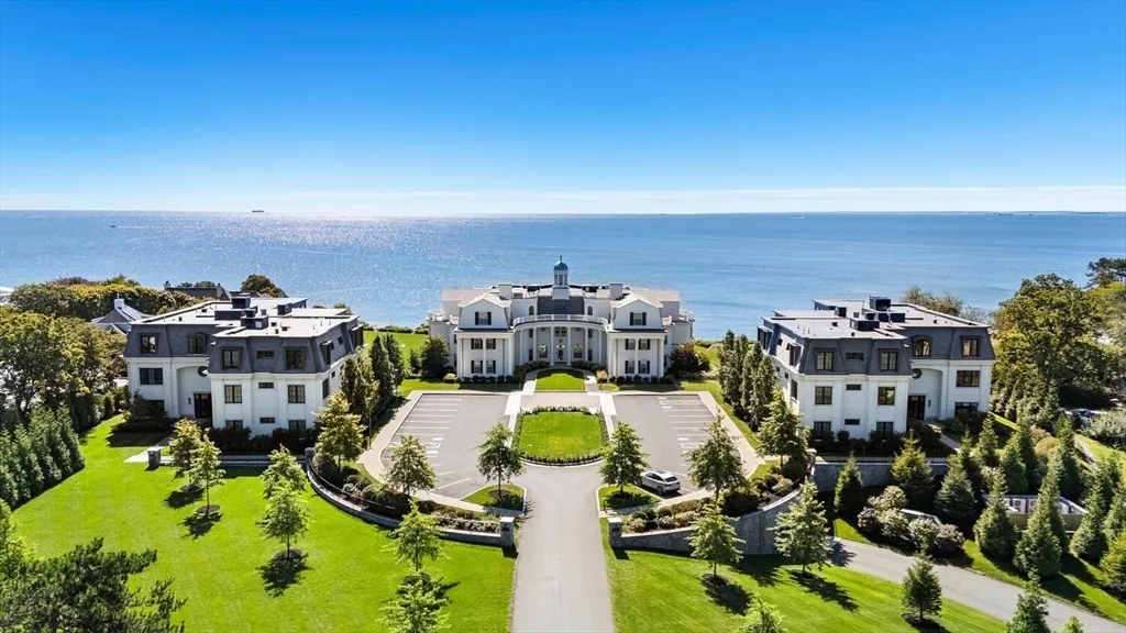 35 Littles Point Rd, Swampscott