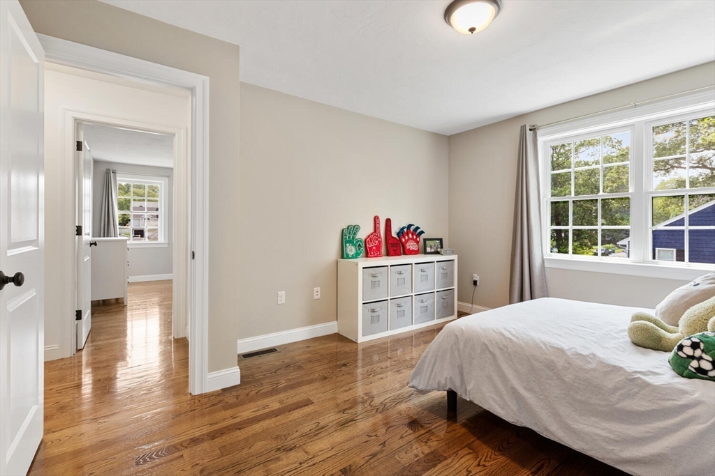 10 Carol Ave, Burlington